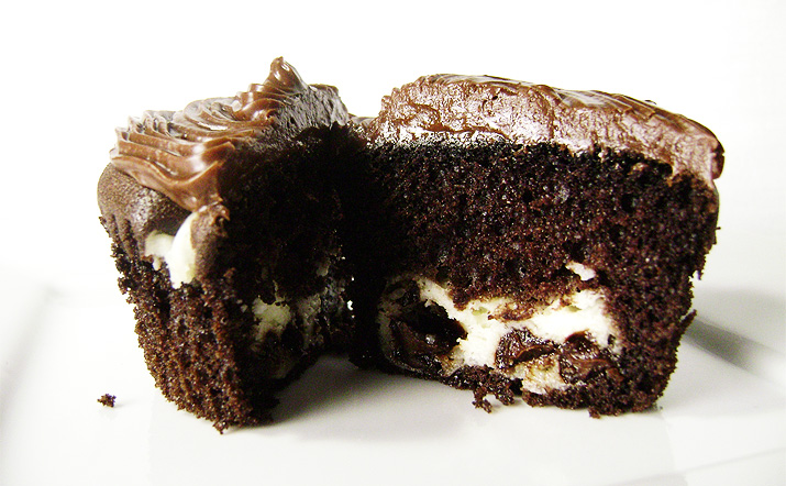 chocolate cupcakes with cream cheese filling