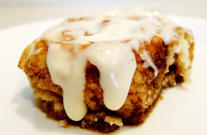 vanilla pudding cinnamon roll