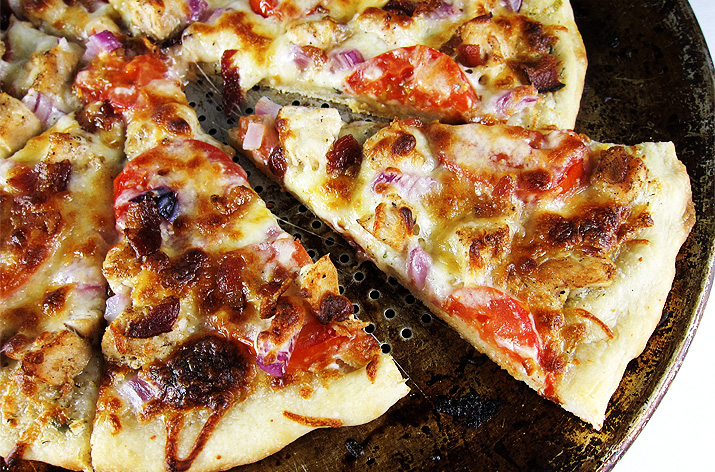Ranch Chicken Pizza with Bacon and Tomatoes. So delicious and easy!
