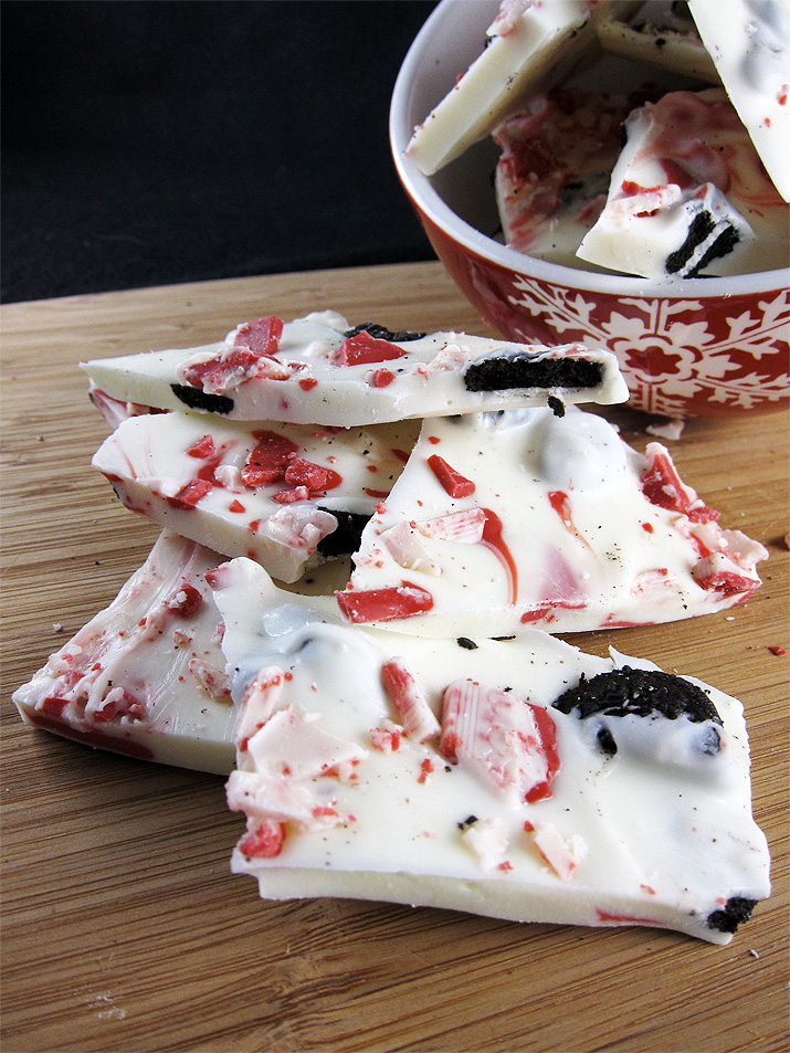 Peppermint Oreo Bark