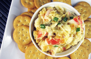 Crab and Artichoke Dip | www.EatLaughPurr.com