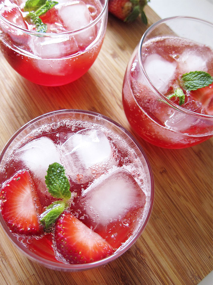 Sparkling Strawberry Lemonade Punch